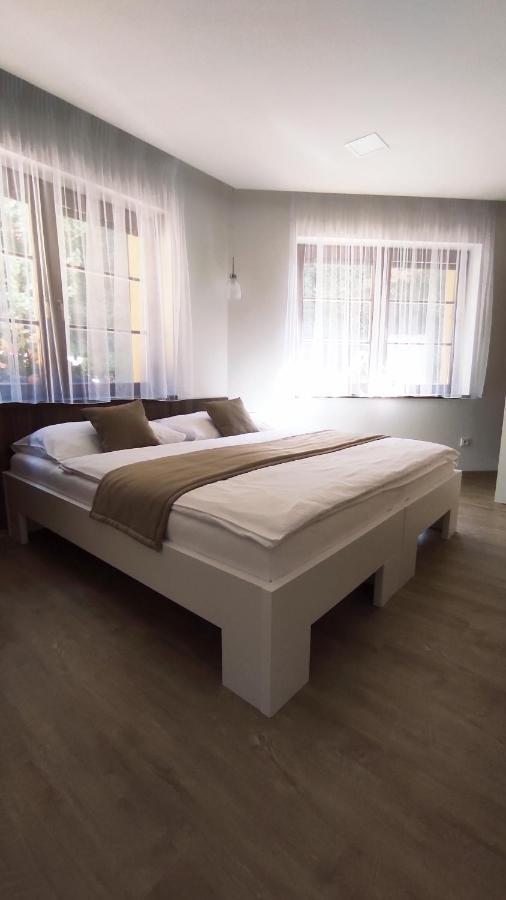 Apartmany Na Vyhlidce Paseka  ภายนอก รูปภาพ
